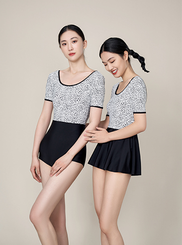 女士泳裝
